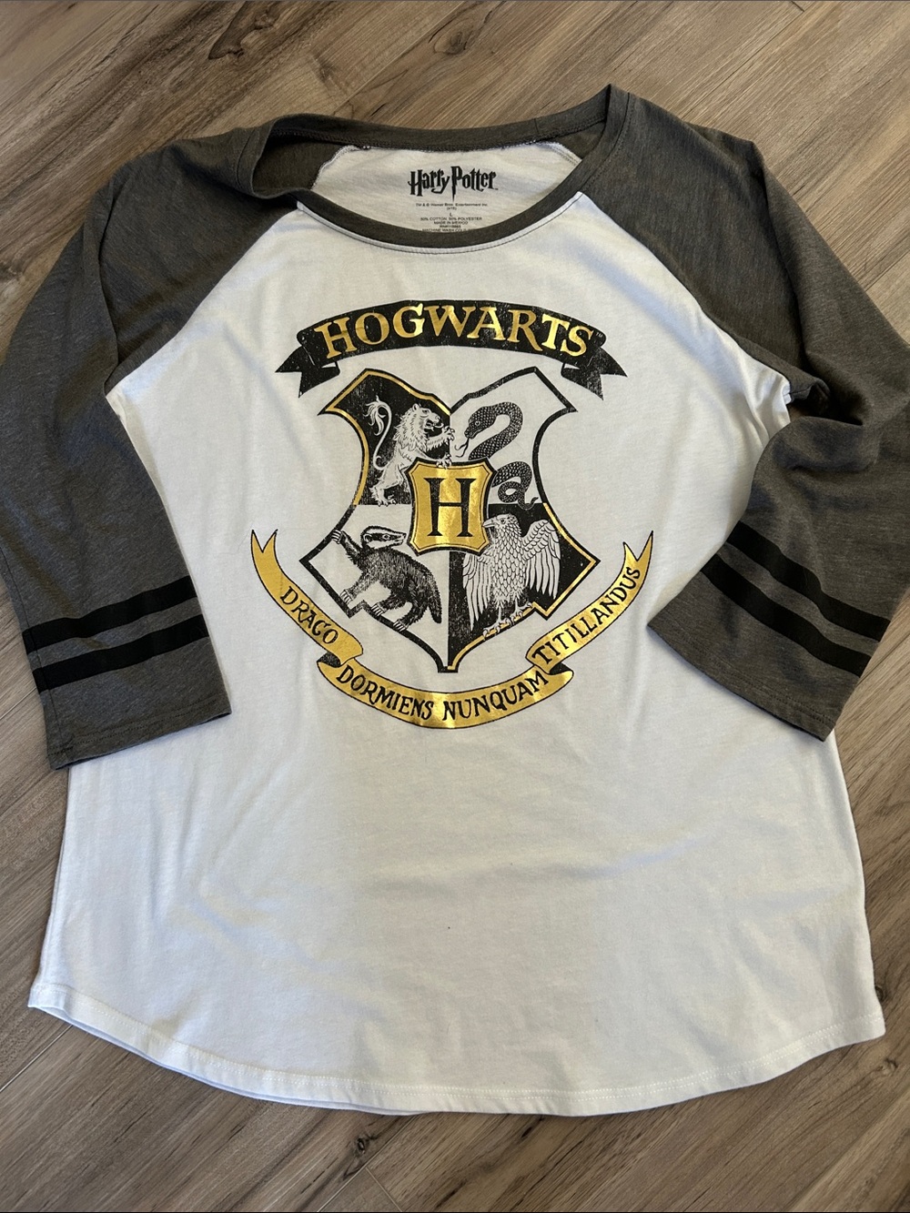 Warner Bros. Kids Hogwarts Raglan Tee in White and Charcoal